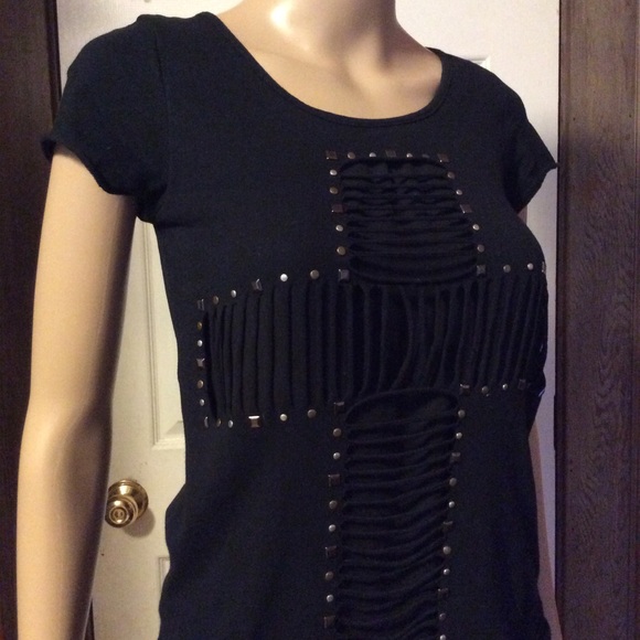 Maurice’s Punk-Rock Style, Cross ✝️ Distressed Tee - Picture 4 of 8